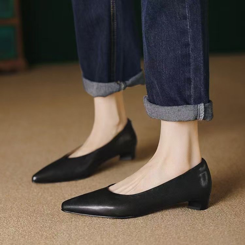 Women Shoes Formal - ​ ​ รองเท้าส้นเตี้ยแบบสวมสำหรับผู้หญิงรุ่นใหม่ปี 2026 หนังสีดำ รองเท้าทางการ