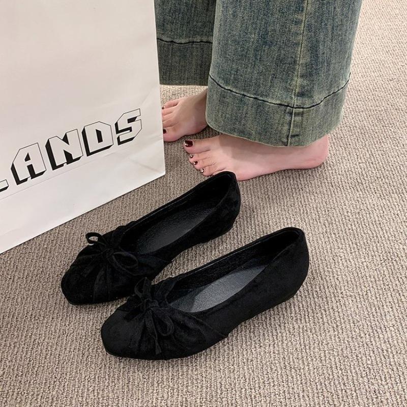 Shoes For Women Flats - รองเท้าบัลเล่ต์หัวเหลี่ยมสำหรับผู้หญิง ทำจากหนังกลับ พร้อมโบว์ผูกแบบสวม ใส่สบาย เหมาะสำหรับการใช้งานในชีวิตประจำวันและลุคสบายๆ