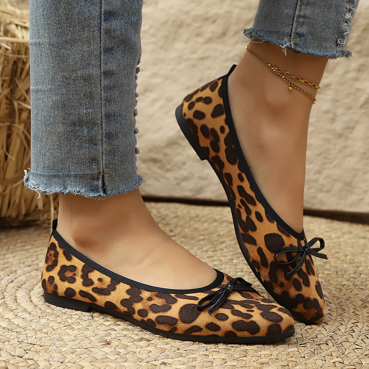 Shoes For Women Flats - รองเท้าส้นแบนลายเสือดาวสำหรับผู้หญิง ปี 2026 หัวกลม ผูกโบว์ รองเท้าทำงาน
