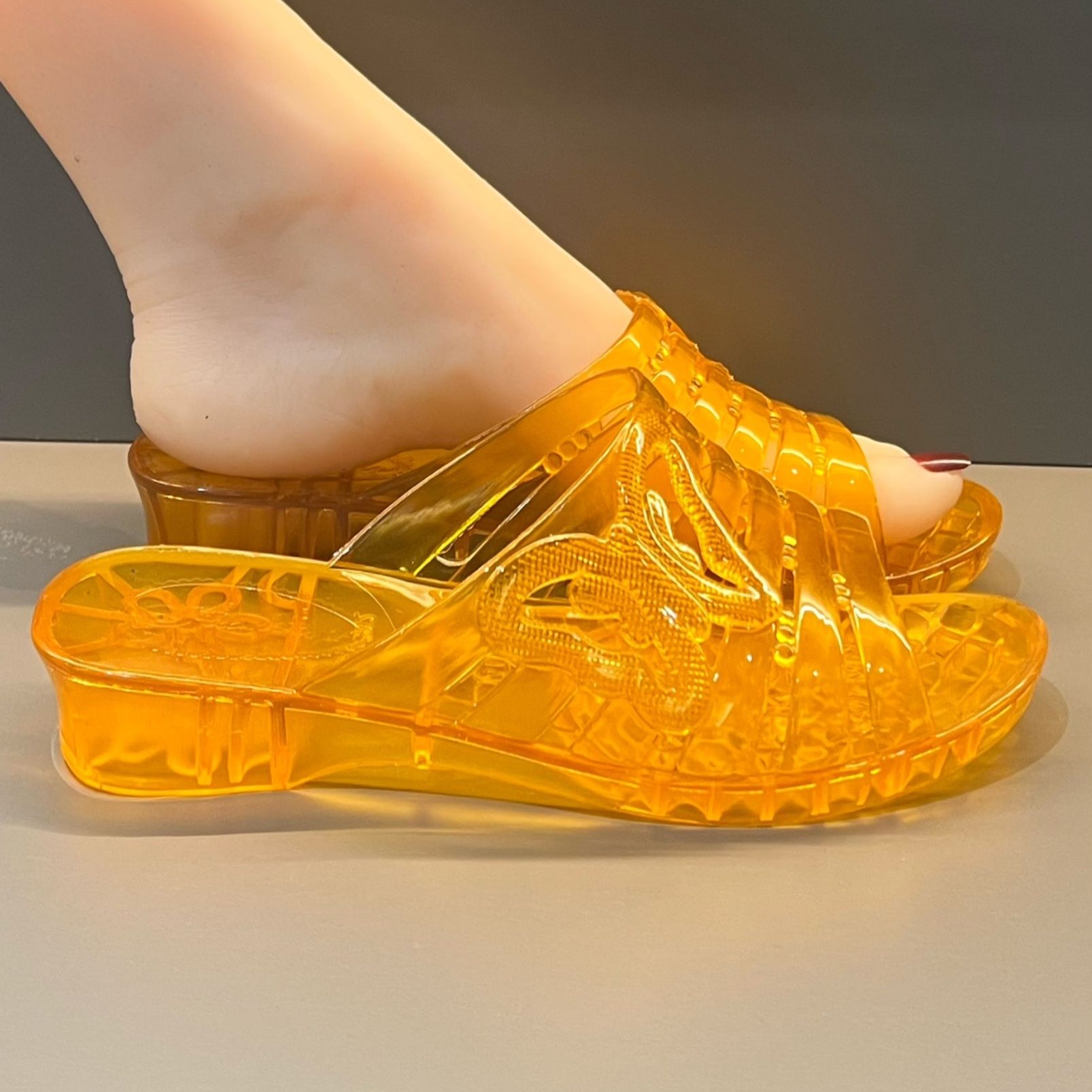 Jelly Sandal Women - รองเท้าส้นเตารีดแบบเจลลี่สีม่วงวิบวับสำหรับผู้หญิง รองเท้าแตะส้นสูงแบบสวมสำหรับฤดูร้อน รองเท้าลำลองใสสำหรับผู้หญิง