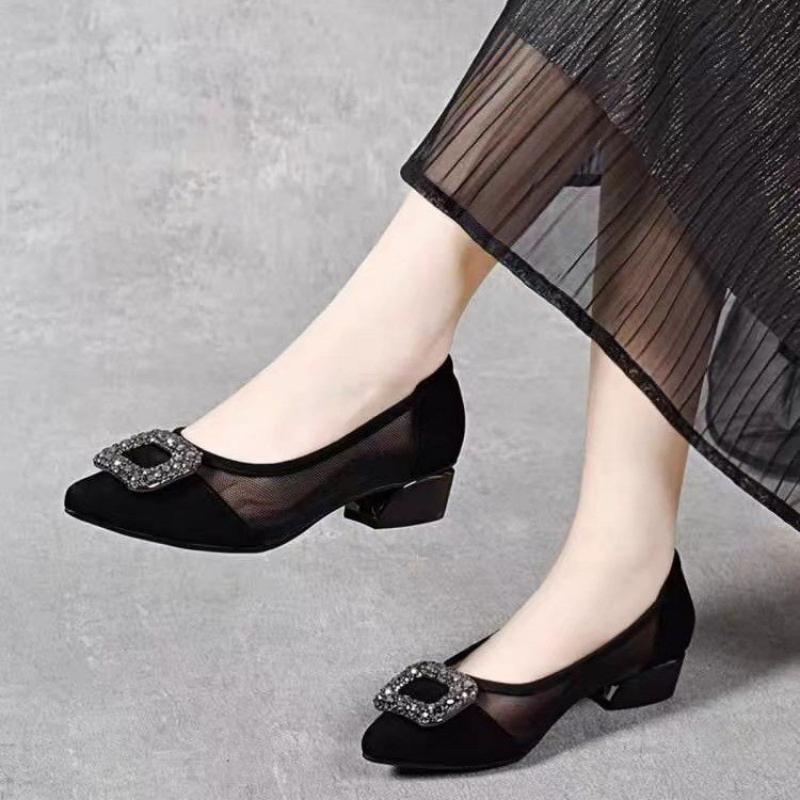 Women Shoes Formal - รองเท้าส้นบล็อกหัวแหลมแบบตาข่าย ดีไซน์หรูหรา ประดับหัวเข็มขัดสี่เหลี่ยมเพชรเทียม รองเท้าทรงเตี้ย ระบายอากาศได้ดี เหมาะสำหรับใส่ทำงานสำหรับผู้หญิง