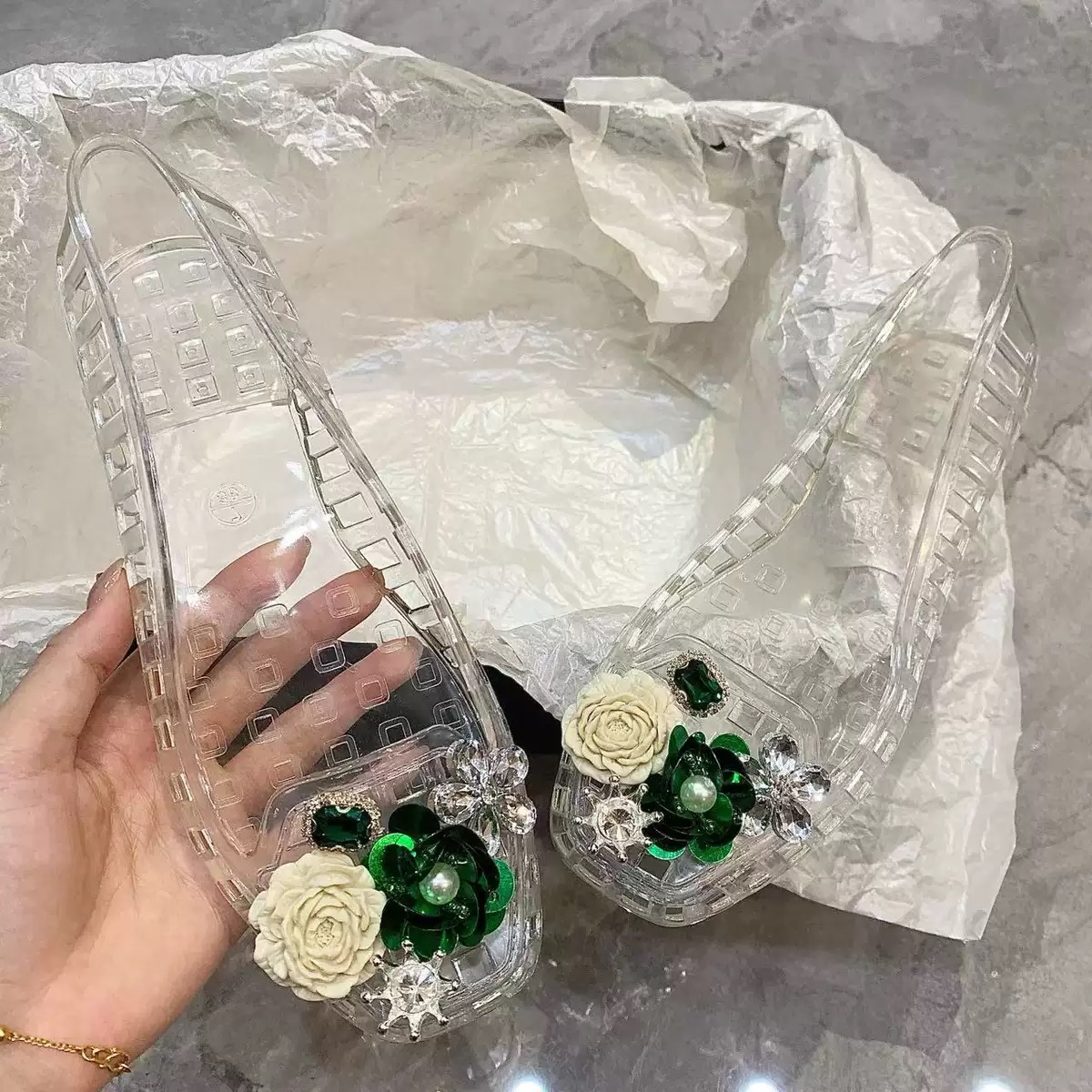 รองเท้าเจลลี่ประดับดอกไม้คริสต - Jelly Sandal Women บทวิจารณ์และราคา