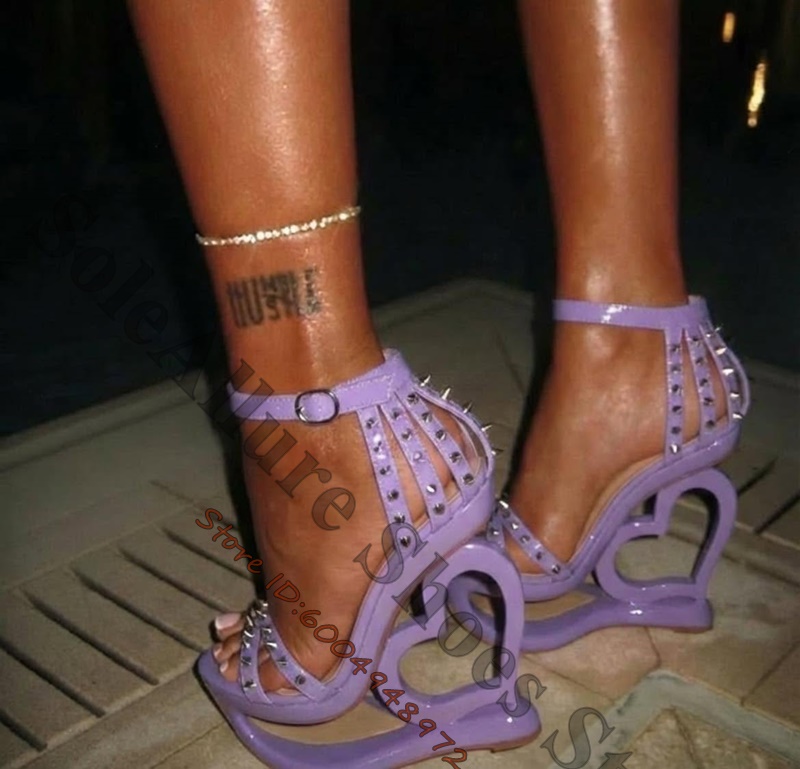 รองเท้าส้นเตารีดแบบรัดข้อเท้าส - Metallic Heel Sandal บทวิจารณ์และราคา
