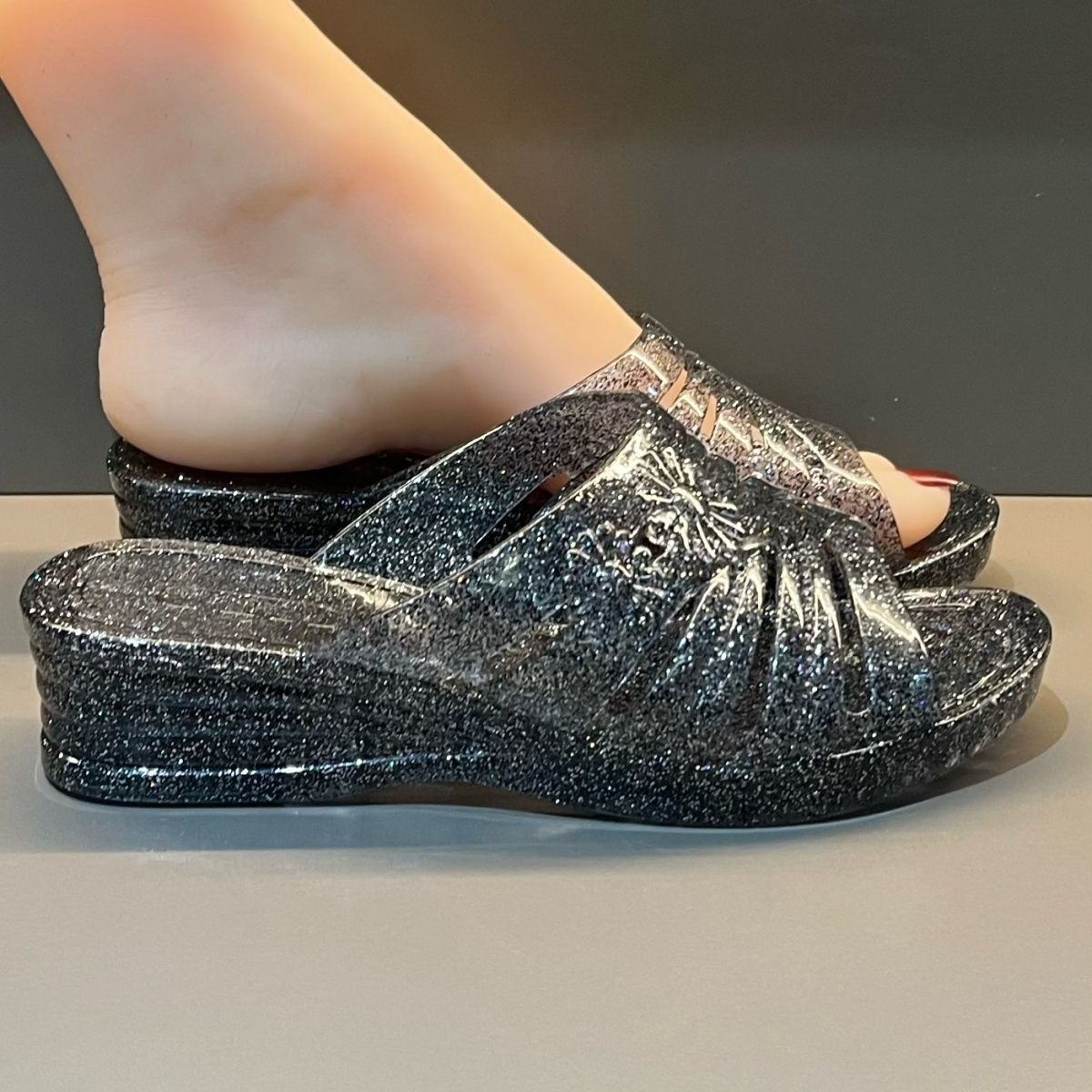 รองเท้าส้นเตารีดแบบเจลลี่สีม่ว - Jelly Sandal Women บทวิจารณ์และราคา