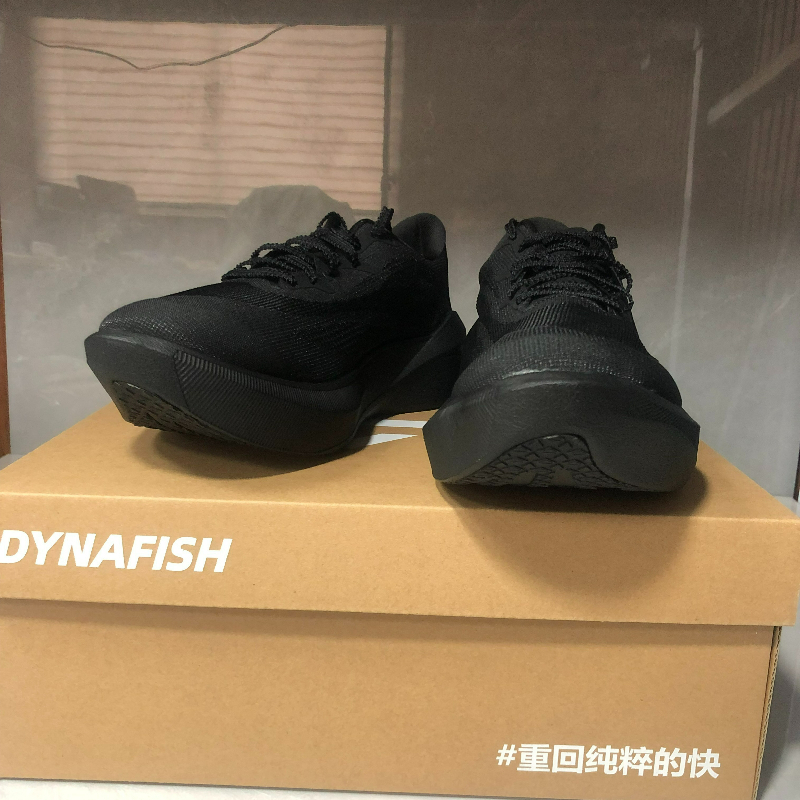 รองเท้าวิ่งมืออาชีพสำหรับผู้ชา - Women'S Shoes Vs Men'S บทวิจารณ์และราคา